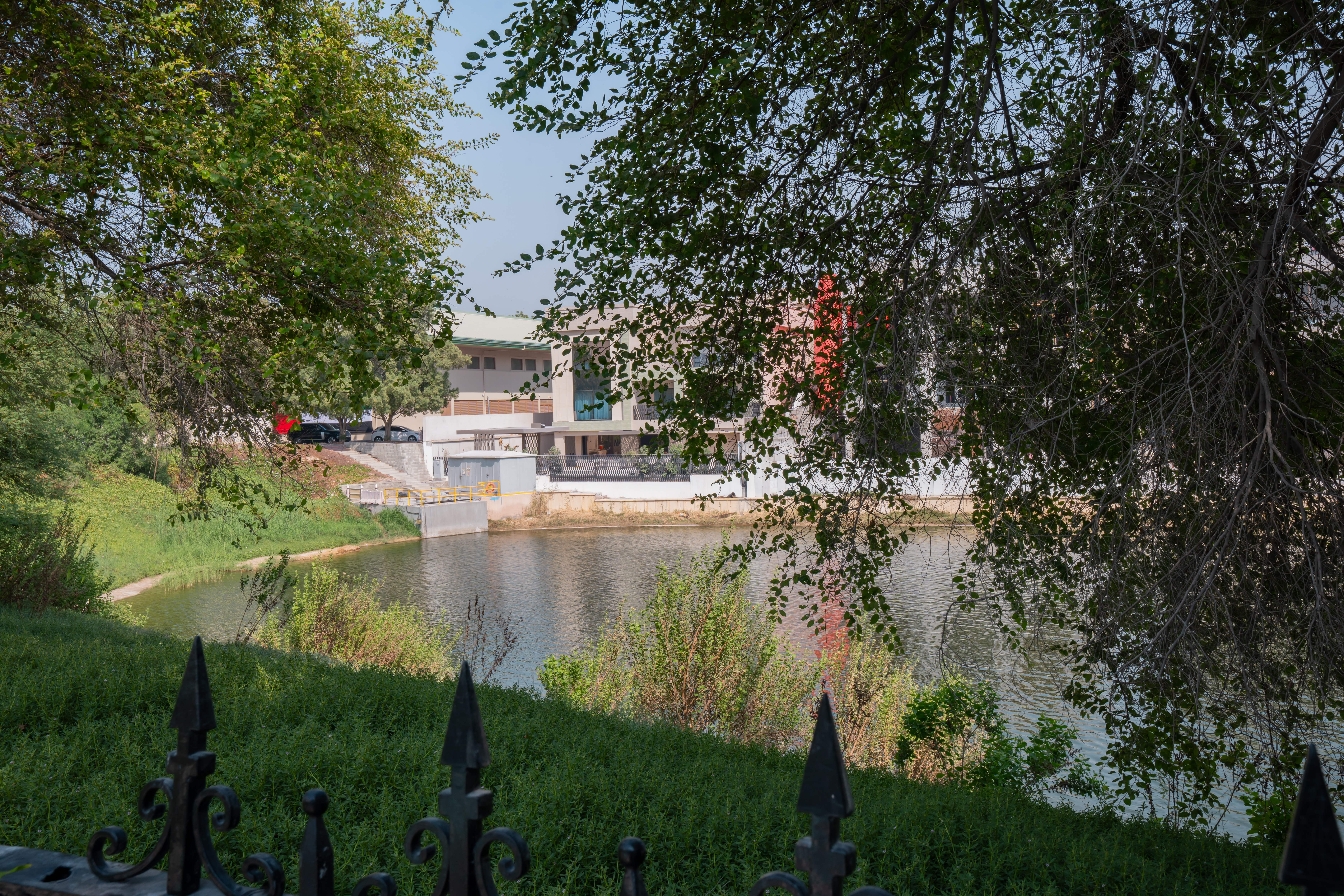 Modern Villa — photograph 3